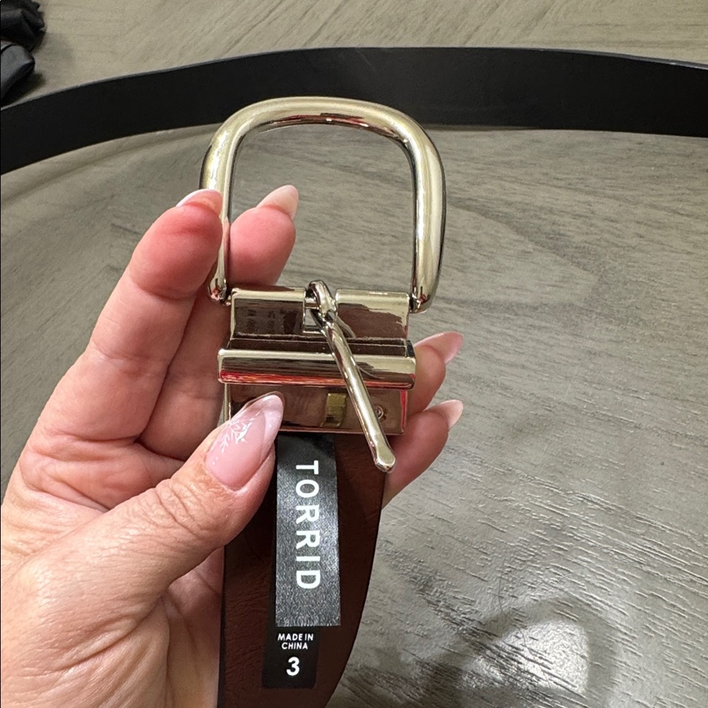Torrid brown and black reversible belt with Silver Buckle - Picture 2 of 4